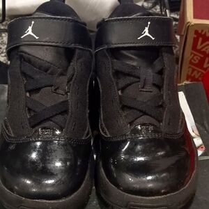 Black Jordan Max Aura